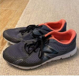 Women’s size 9 New Balance Sneakers GUC